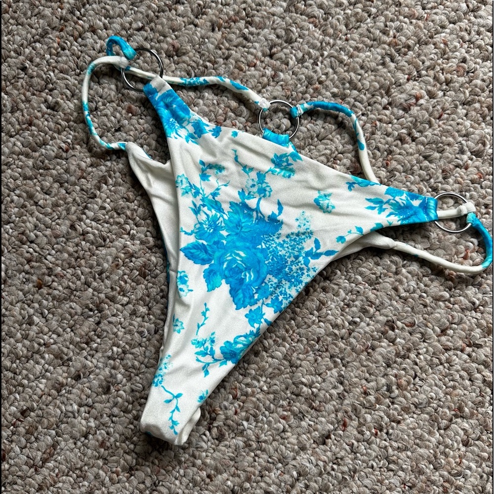 FRANKIES FLOWERED PRINT CHEEKY BIKINI BOTTOMS